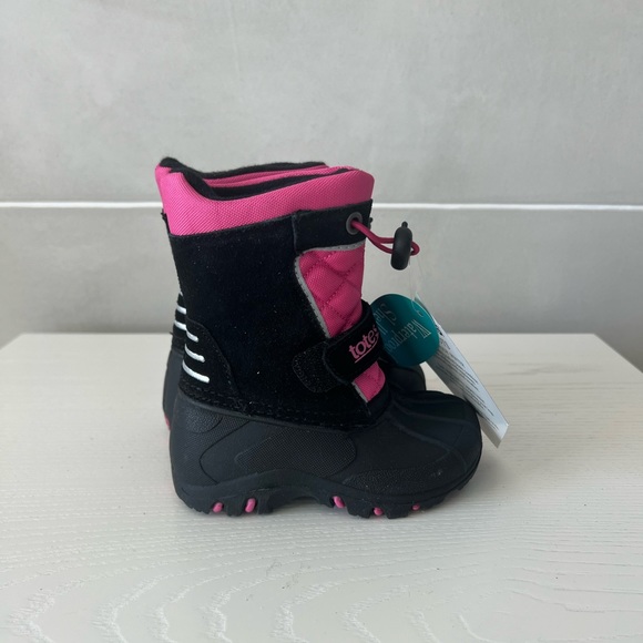 TOTES GIRL SNOW BOOTS Black/Pink. NWT. Size 5. - Picture 7 of 11